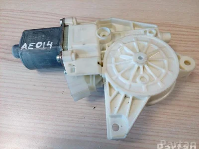 Mercedes-Benz A 246 906 52 00 / A2469065200 A-CLASS (W176) 2013 Moteur de lève-vitre Right Front - Image 1