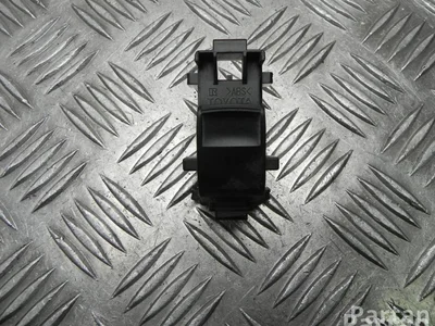 Toyota 829-2H51 / 8292H51 RAV 4 IV (_A4_) 2015 Bouton de lève-vitre - Image 1