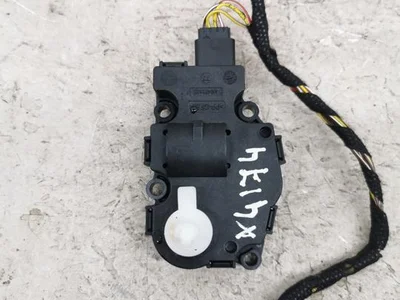 BMW CZ113930, CZ113930-1400, 19102018, EFB4923 / CZ113930, CZ1139301400, 19102018, EFB4923 2 Gran Tourer (F46) 2018 Moteur de réglage pour volet de régulation - Image 1