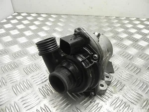 BMW 9455978 3 (F30, F80) 2013 Pompe à eau