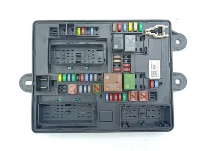 Chevrolet 23180898 CORVETTE (C7) 2015 Sicherungkasten - Bild 1