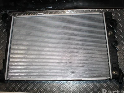 Mercedes-Benz 2045000403 C-CLASS (W204) 2012 Radiateur - Image 1