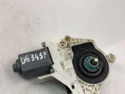 Audi 8K0959812A A4 (8K2, B8) 2014 Moteur de lève-vitre - Image 1