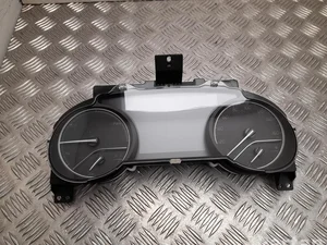 Toyota 83800-33Y00 / 8380033Y00 Camry XV70 2020 Tableau de bord mph