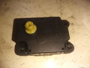 Volvo 19E616 S80 II (AS) 2008 Moteur de réglage pour volet de régulation