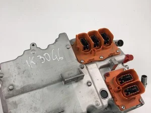 Volvo 32144041 XC60 II (246) 2019 Onduleur avec convertisseur