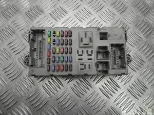 Peugeot 1361296080 BOXER Box 2007 Boîte à fusibles