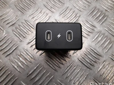 Hyundai 96125K3100 Kona II 2024 Périphérique d'entrée USB - Image 1