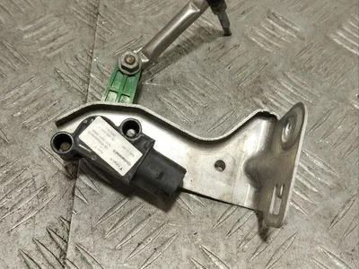 Tesla 100417300A, 600652600B MODEL S 2013 Unité de contrôle de réglage automatique de la hauteur - Image 1