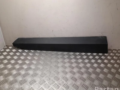 Toyota 75073-K2010 / 75073K2010 Yaris Cross XP210 2024 Un autre détail de finition - Image 1