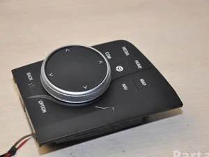 BMW 5A371B5 iX3 (G08) 2023 Interface multimédia avec unité de contrôle