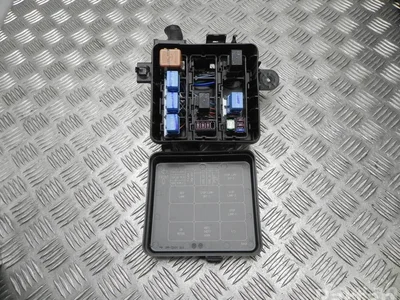 Nissan 24384-3NA0A / 243843NA0A LEAF (ZE1) 2019 Boîte à fusibles - Image 1