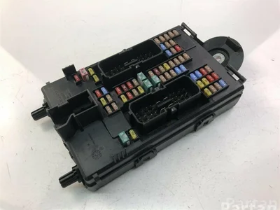 Volvo 32209198 XC90 II 2016 Caja de fusibles - Imagen 1