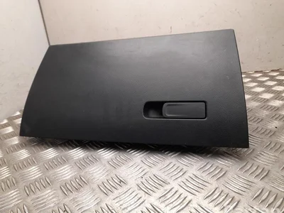 Mercedes-Benz 17768012009051 CLA X118 (shooting brake) 2021 Boîte à gants - Image 1