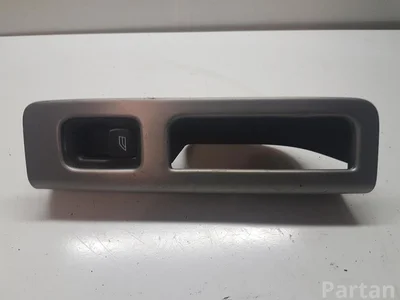 Volvo 8663819 V50 (MW) 2005 Bouton de lève-vitre - Image 1