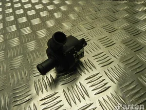 Volkswagen 5Q0 965 567 J / 5Q0965567J TIGUAN (AD1) 2017 Pompe à eau supplémentaire