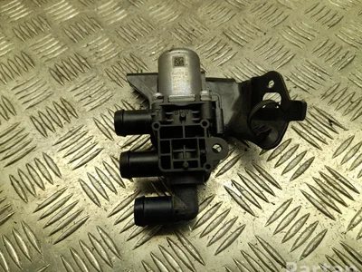 BMW 5A1C977 2 U06 Active Tourer 2022 Pompe à eau supplémentaire - Image 1