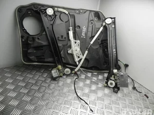 Mercedes-Benz A 117 720 0279 / A1177200279 CLA Coupe (C117) 2014 Lève-vitre Right Front