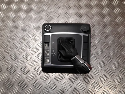 Volkswagen 2H0 863 681, 2H1 713 203 C / 2H0863681, 2H1713203C AMAROK Platform/Chassis (S1B) 2017 Couvercle de levier de vitesses - Image 1