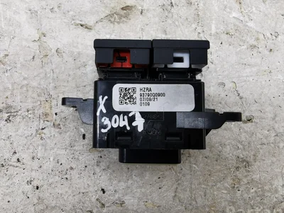 Hyundai 93790Q0900 i20 III (BC3, BI3) 2022 Éclairage d'urgence / interrupteur de danger - Image 1