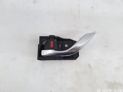 Mazda T8315KD53 CX-3 (DK) 2016 Poignet de porte Left Front - Image 1