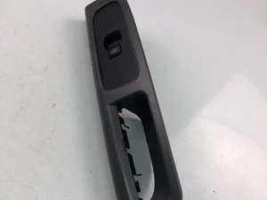 Volvo 8679474 V50 (MW) 2010 Выключатель электростекло подъемника