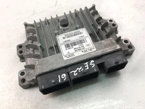 Renault 237100914R; 237101715R / 237100914R, 237101715R MEGANE III Hatchback (BZ0_) 2011 Unidad de control del motor