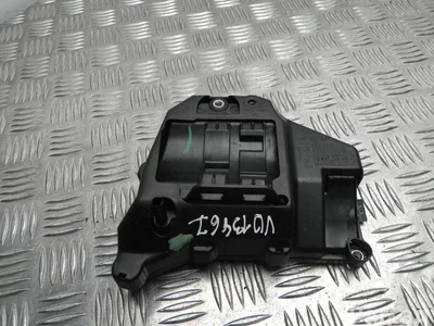 Škoda 04C 103 729 B / 04C103729B FABIA III (NJ3) 2017 Support pour la garniture - Image 1