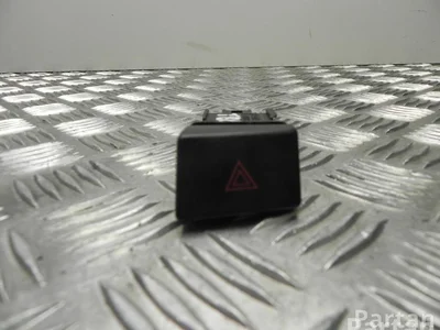 Mazda 15A468 5 (CR19) 2006 Éclairage d'urgence / interrupteur de danger - Image 1