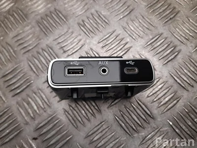 Alfa Romeo 35237330 GIULIA (952_) 2024 Périphérique d'entrée AUX USB - Image 1