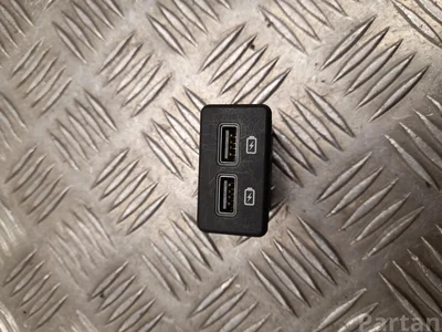 Peugeot 9827093777 508 SW II 2019 Périphérique d'entrée USB - Image 1