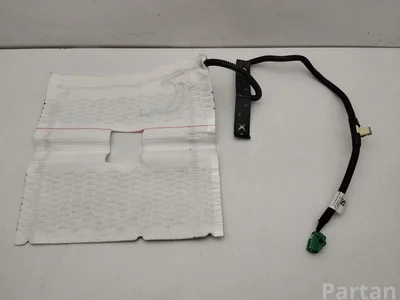 Dodge 68058436AE, 68058436AEJ DURANGO (WD) 2015 Sièges / accessoires - Image 1