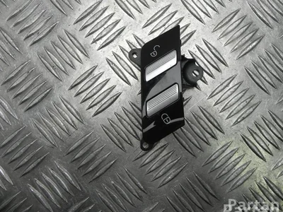 Mercedes-Benz A 221 820 12 10 / A2218201210 S-CLASS (W221) 2006 Interrupteur de sécurité pour verrouillage central - Image 1