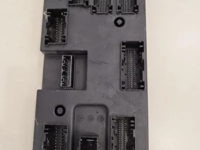 Land Rover L8B2-14F041-AG / L8B214F041AG RANGE ROVER VELAR (L560) 2021 Unidad de control, cierre centralizado - Imagen 1