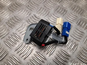 Toyota 863B0-47030 / 863B047030 PRIUS PHV (_W52_) 2020 Amplificateur d'antenne