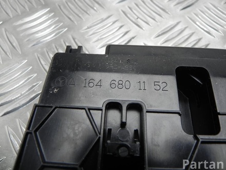 MERCEDES-BENZ A 164 680 11 52 / A1646801152 M-CLASS (W164) 2011 Glove box