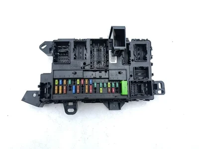 Ford USA NU5T-15604, A2C7828761100, A2.C738-73102, A2.C738.729 / NU5T15604, A2C7828761100, A2C73873102, A2C738729 F-150 LIGHTNING Crew Cab Pickup 2025 Sicherungkasten - Bild 1