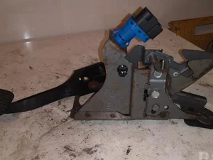 Mazda GS8S43300 6 Saloon (GH) 2010 Pédale d'accélérateur