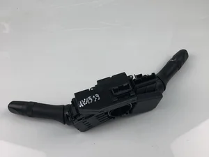 Suzuki M338X37310-68P11 / M338X3731068P11 BALENO (FW, EW) 2018 Levier /Interrupteur de lave-glace/nettoyage