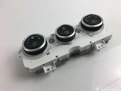 Mazda E6A 6 Hatchback (GG) 2006 Contrôle automatique de la climatisation - Image 1