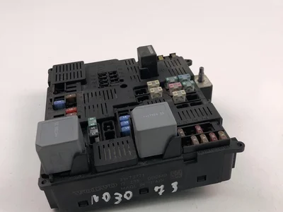 Volvo 31473771 XC90 II 2016 Caja de fusibles - Imagen 1