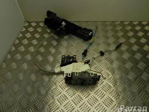 Mercedes-Benz A 166 720 01 35, A 204 760 15 34 / A1667200135, A2047601534 CLA Coupe (C117) 2014 Serrure de porte