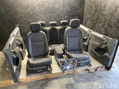 Volkswagen TIGUAN (AD1) 2020 Fotele, Kanapa, Komplet Panel drzwi Podłokietnik  - Zdjęcie 1