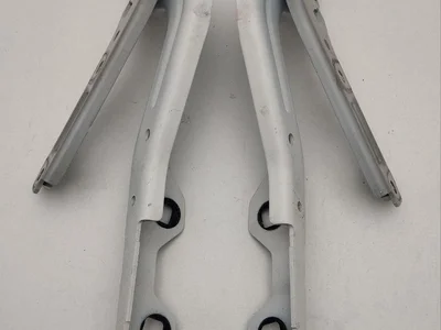 Chrysler R036, VL306 Pacifica 2018 Charnière - Image 1