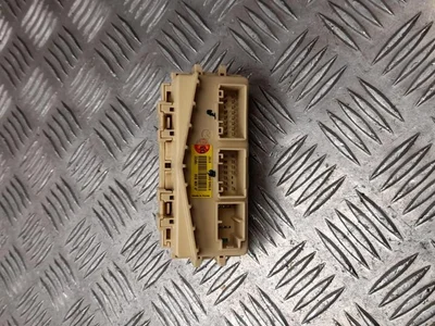 Kia 91940-D4000 / 91940D4000 OPTIMA Sportswagon 2017 Boîte à fusibles - Image 1