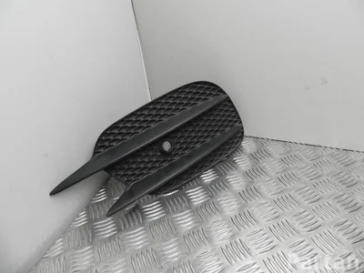 Mercedes-Benz A 213 885 67 00 / A2138856700 E-CLASS (W213) 2017 Rejillas - Imagen 1