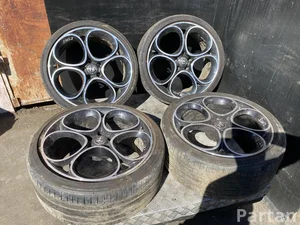 Alfa Romeo 156144302, 156144299 GIULIA (952_) 2021 Alufelgen Satz 5x110  R19 EJ 8.0 EJ 9.0 ET33 ET34