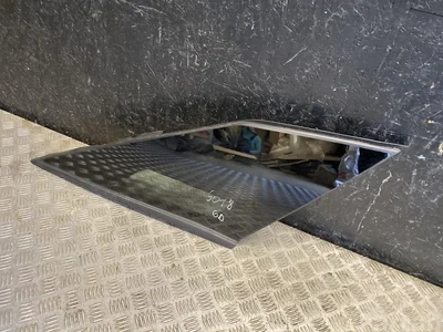 Peugeot 3008 SUV 2018 Vitre latérale fixe Right Rear - Image 1