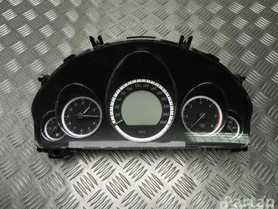 Mercedes-Benz A 212 900 26 10 / A2129002610 E-CLASS Coupe (C207) 2010 Tableau de bord km/h - Image 1