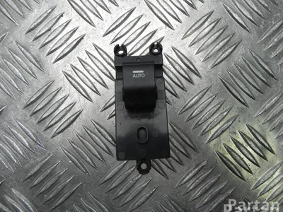 Hyundai 93580-3Z050 / 935803Z050 i40 CW (VF) 2012 Bouton de lève-vitre - Image 1